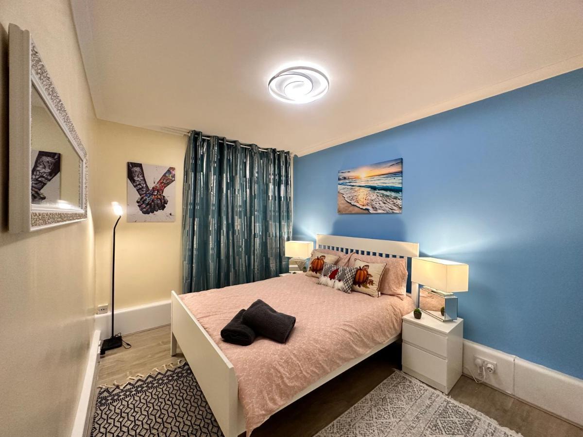 Posh 2-Bedroom, Living Room, Kitchen & 1.5 Bathroom Londres Extérieur photo