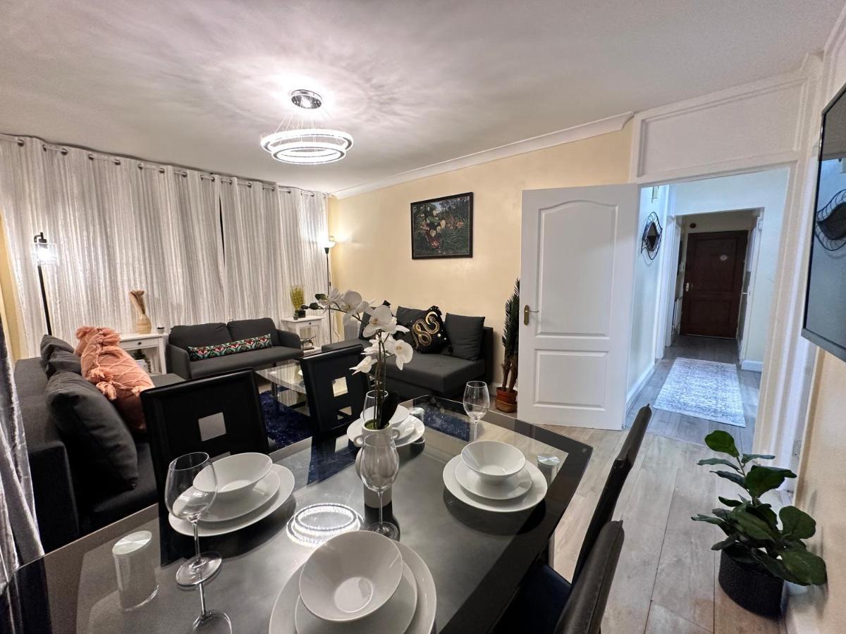 Posh 2-Bedroom, Living Room, Kitchen & 1.5 Bathroom Londres Extérieur photo