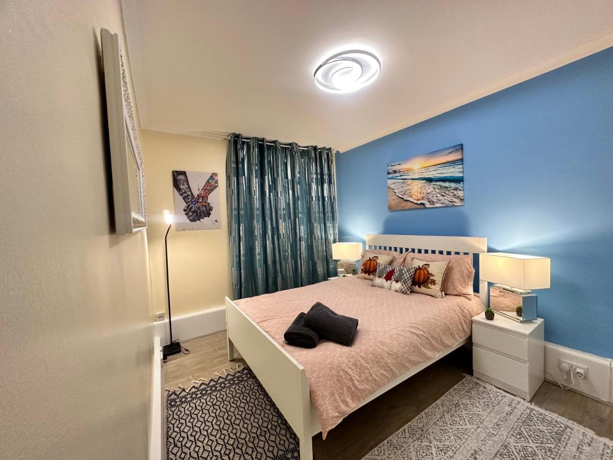 Posh 2-Bedroom, Living Room, Kitchen & 1.5 Bathroom Londres Extérieur photo