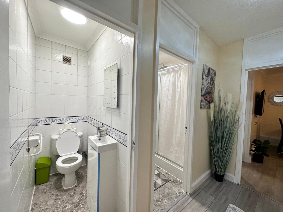 Posh 2-Bedroom, Living Room, Kitchen & 1.5 Bathroom Londres Extérieur photo