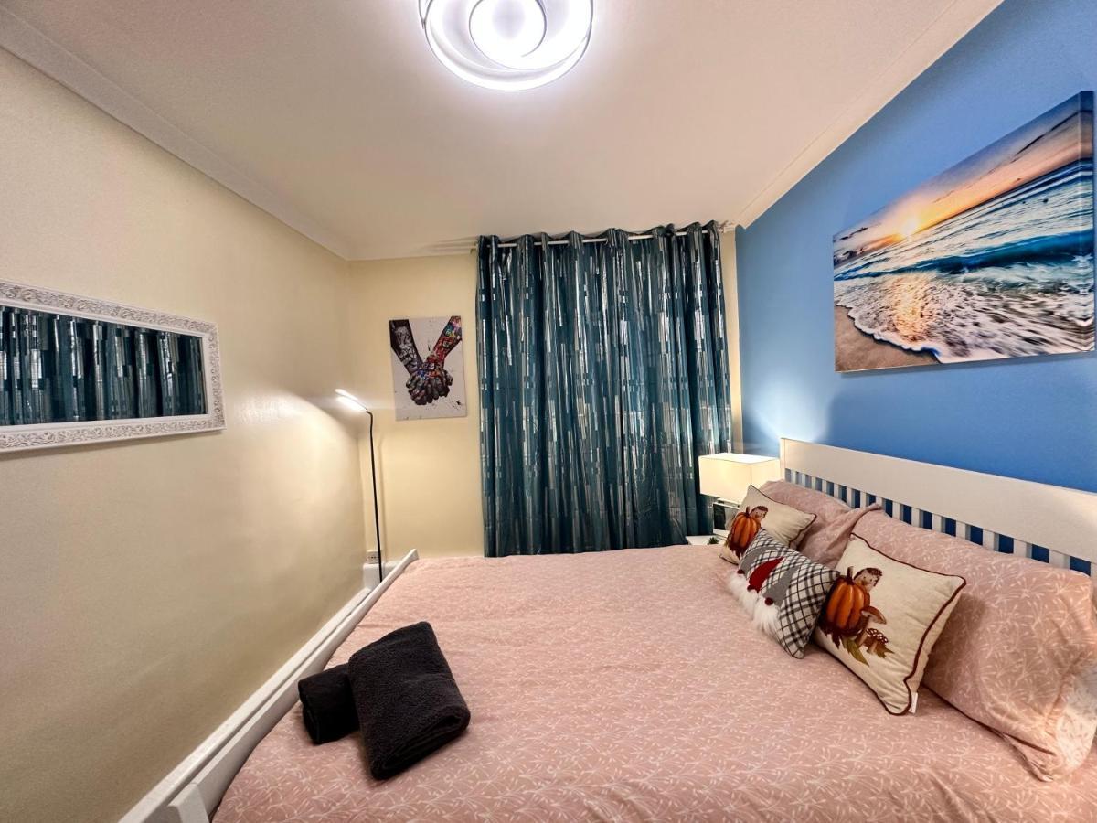 Posh 2-Bedroom, Living Room, Kitchen & 1.5 Bathroom Londres Extérieur photo